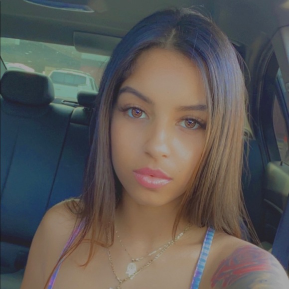 Meet your Posher, Bianca - Picture 1 of 1